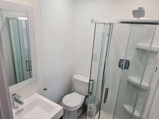 MASSIVE PRIVATE ROOM FOR RENT IN WEEKLY CLEANED HOME ALL INCL in Room Rentals & Roommates in Hamilton - Image 9