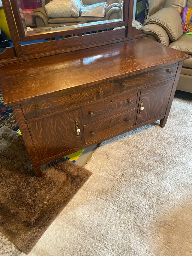 Antique Tiger Oak Dresser and Mirror in Dressers & Wardrobes in St. Albert - Image 10