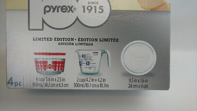 Pyrex ensemble de collection 100 ans NEUF en boite dans Art et objets de collection  à Granby - Image 3