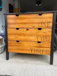 Chest of drawers 