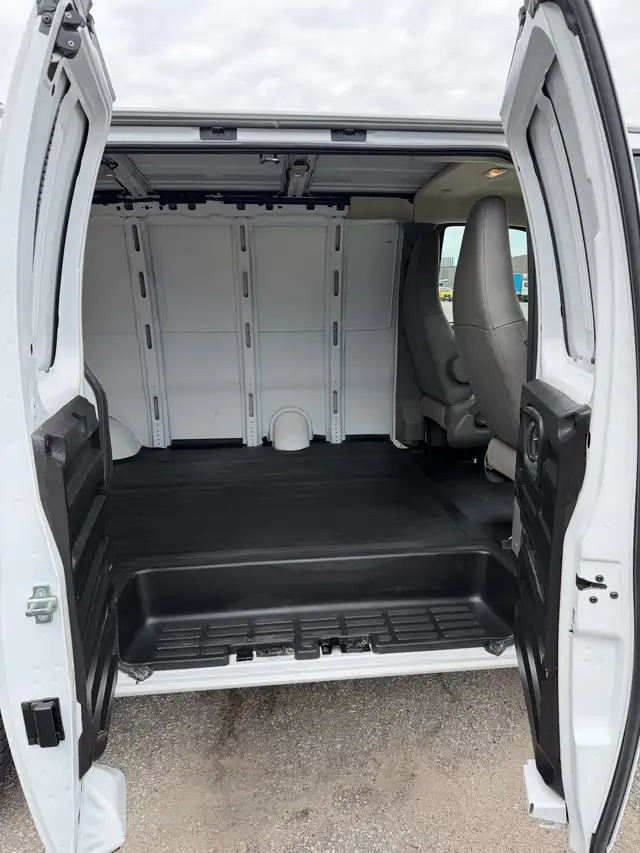 SUPER CLEAN 2023 GMC Savana Cargo Van | Cars & Trucks | City of Toronto ...