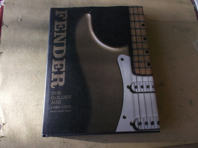 fender the golden age 1946-1970 book dans Guitares  à Sherbrooke