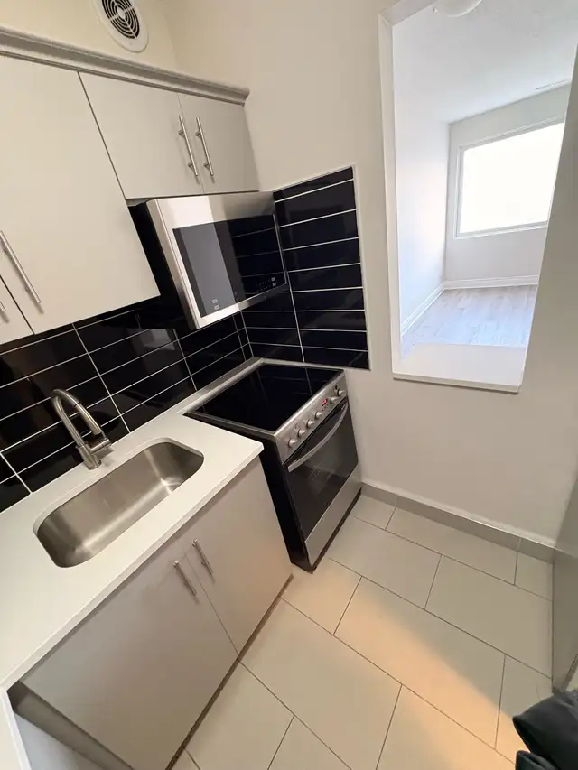 one bedroom apartment  in Long Term Rentals in Ottawa - Image 2