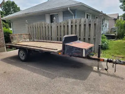 With Ownership. Custom designed with Electric Brakes and Galvanized rims with 185\70\Radial14" tires...
