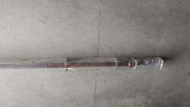 Brand new wood curtain pole - 2 meters length in Windows, Doors & Trim in St. Albert - Image 2