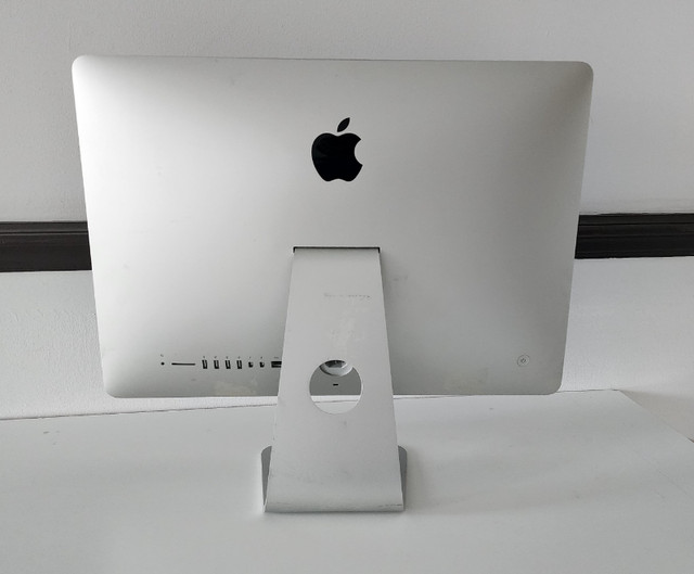 Apple iMac 21,5" /Core i5 2,7 GHz/DD 1 To/8 Go RAM dans Ordinateurs de bureau  à Ville de Montréal - Image 4