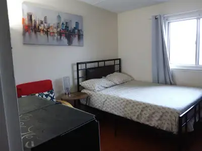 Furnished room for rent near Square One