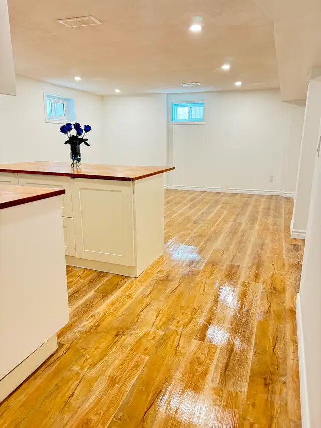 SPACIOUS 1 BEDROOM PLUS DEN BRAND NEW, for rent LONG TERM. $1700