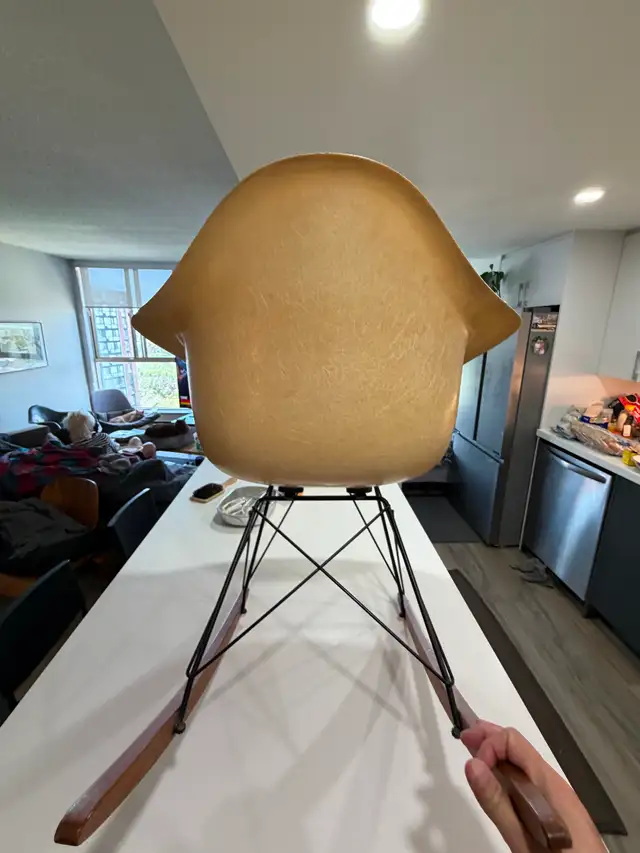 Eames | Herman MIller 1950s Armshell Rocking Chair in Chairs & Recliners in Mississauga / Peel Region - Image 8