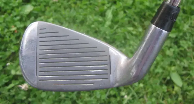 MEN'S RH Right Handed 5 Iron Wilson Matrix 38" Steel Shaft in Golf in Sudbury - Image 3