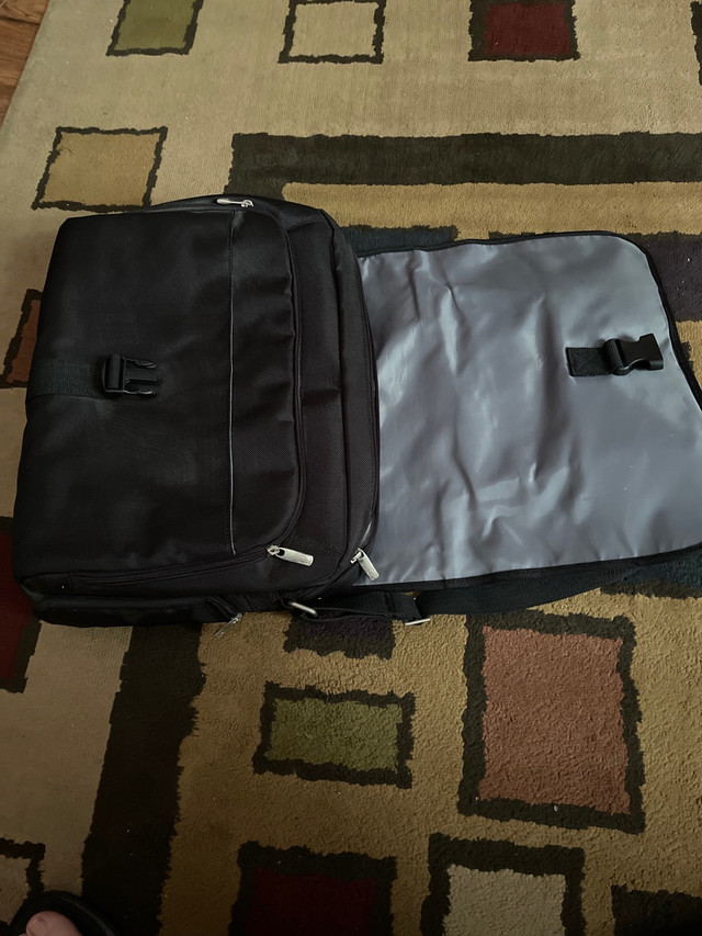 Laptop bag like new in Laptop Accessories in Windsor Region - Image 2