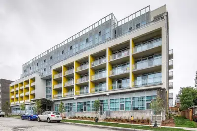 1-Bedroom + Den Apartment Near University of Waterloo and Wilfried Laurier University Available for...