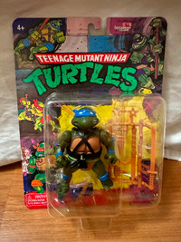 Classic retro TMNT teenage mutant ninja turtle Leonardo figure