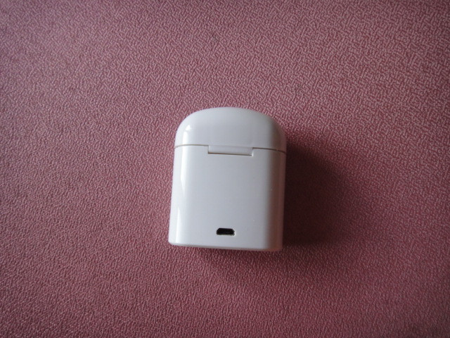écouteur sans fil avec chargeur dans Accessoires pour cellulaires  à Ville de Montréal - Image 2