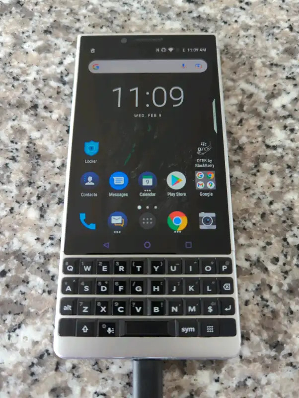 Blackberry KEY 2 Canadian Edition 64GB single SIM Android qwerty in Cell Phones in City of Toronto - Image 4