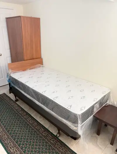 Private, fully furnished, clean, quiet room in basement of house near Bathurst and Sheppard availabl...