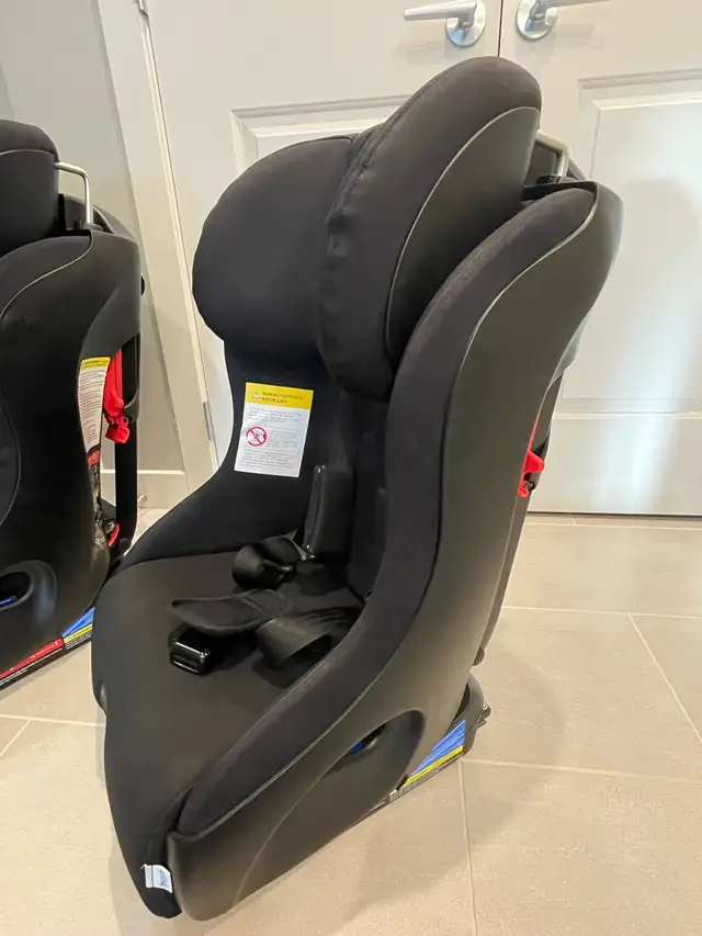Clek Foonf Convertible Car Seat- Excellent Condition! in Strollers, Carriers & Car Seats in Edmonton - Image 3