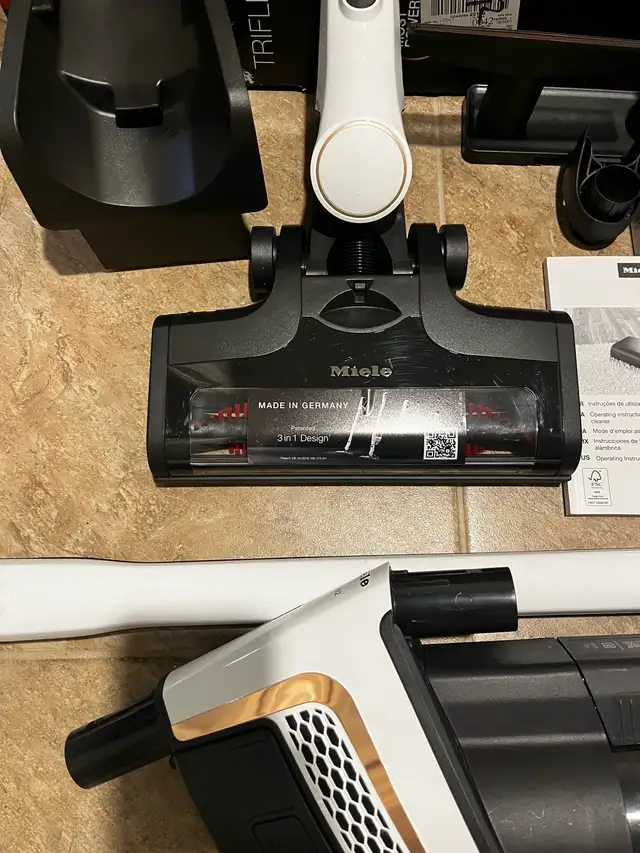 Miele HX2 Stick Vacuum - New in Vacuums in Oakville / Halton Region - Image 4
