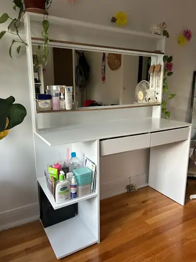 Large white vanity+mirror, Grande coiffeuse blanche+ miroir, View more