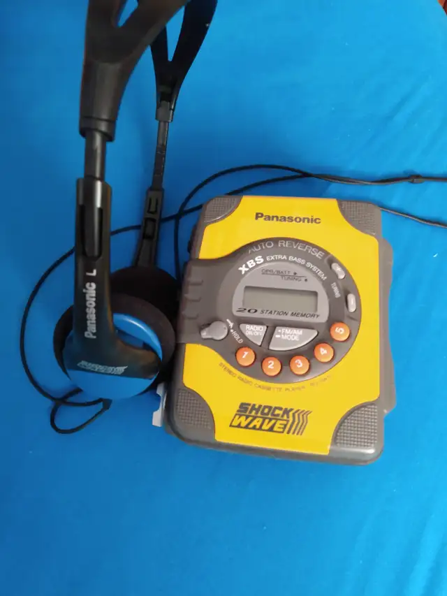 ポータブルプレーヤー Panasonic SHOCK WAVE RQ-SW10 ポータブルプレーヤー Panasonic SHOCK WAVE RQ-SW10 SHOCKWAVE RQ