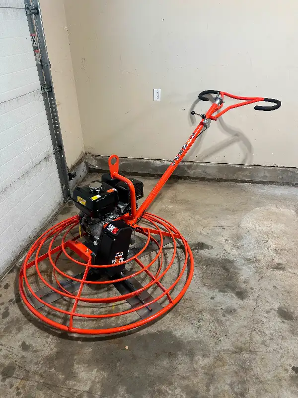 Conmec CT-446 Walk-Behind Power Trowel in Power Tools in Belleville - Image 3