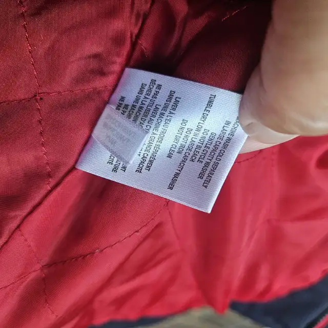 Tommy hilfiger 3 In 1 coat Woman's Coat Size Large in Women's - Tops & Outerwear in Kitchener / Waterloo - Image 9