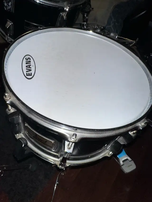 EVANS/AQUARIAN/ZILDJIAN DRUMSET in Drums & Percussion in Oshawa / Durham Region - Image 3