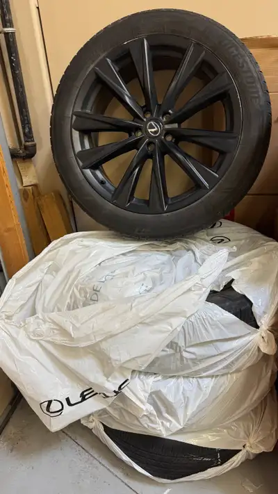 2023 Lexus RX500H, RX450H+ , RX350 OEM Wheels (21”) + TPMS – Like New Selling a full set of original...