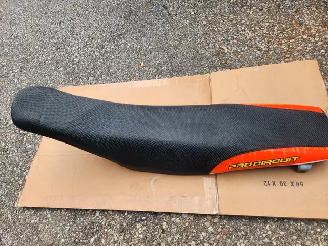 Honda Crf250-450 Pro circuit seat  in Other in Mississauga / Peel Region - Image 3