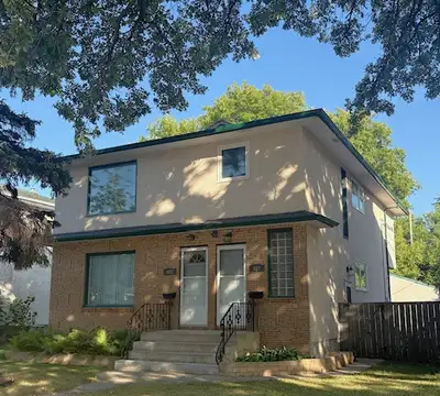 Spacious 2 Bed + den, 2 Bath Upper Duplex wi. Laundry and Garage