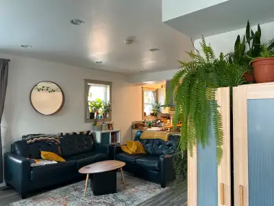 Unfurnished Room for rent in West End home