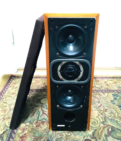 One Meridian M2 Powered Speaker, View more