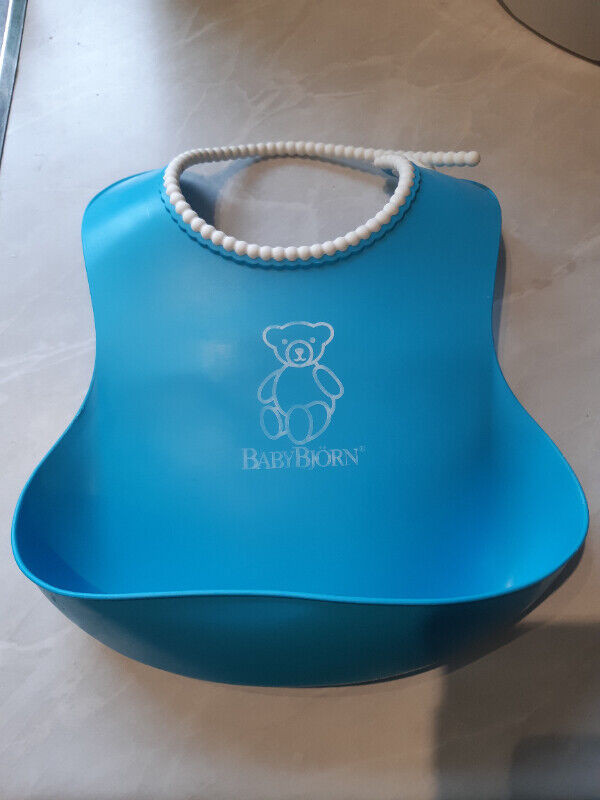 Babybjorn Bib / bavette dans Nourriture et chaises hautes  à Longueuil/Rive Sud