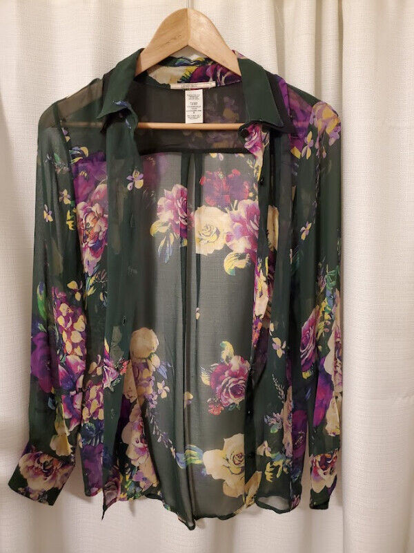 Green 100% Silk Sheer Floral Blouse by LANGUAGE, Size Small in Women's - Tops & Outerwear in Guelph - Image 3