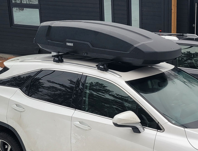 Thule Force XT XL with Thule Evo Flush Rails in Other in Belleville