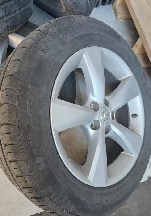 2010-2025 Lexus  RX 350  Rim & Tire - 235/60R18 in Tires & Rims in Oshawa / Durham Region - Image 6