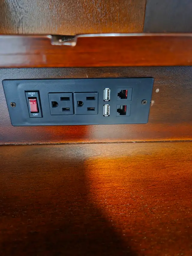 OFFICE COMPUTER DESK in Desks in Calgary - Image 5