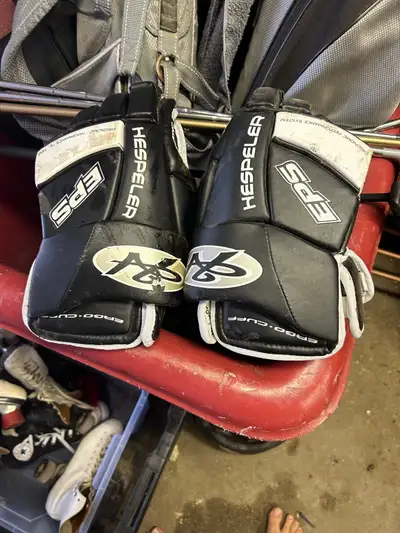 Hespeler hockey gloves 14”, View more