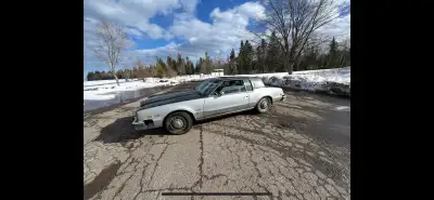 im selling a clean-no rust 1983 oldsmobile toronado 350 DIESEL car. very rare and collectible -151.0...