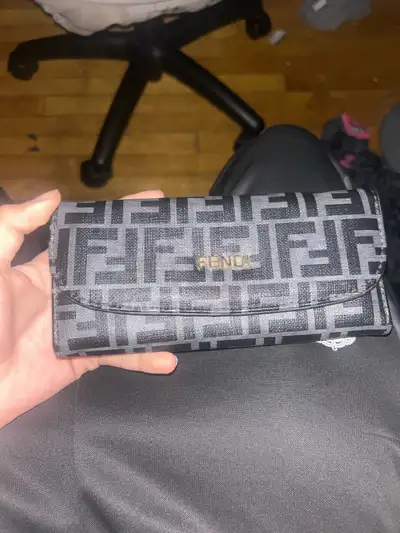Porte feuille Fendi, View more