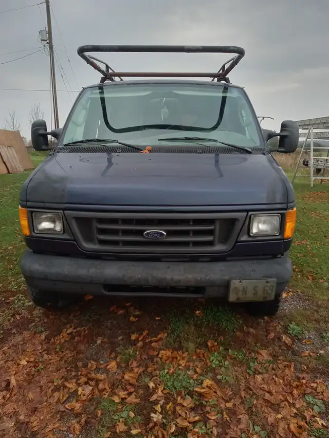 2006 Ford E350 van 151000 klms591903170096670722