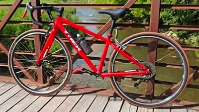 Medium-size Trek FX 3 converted into a fast and comfortable gravel/adventure bike. Most of the upgra...