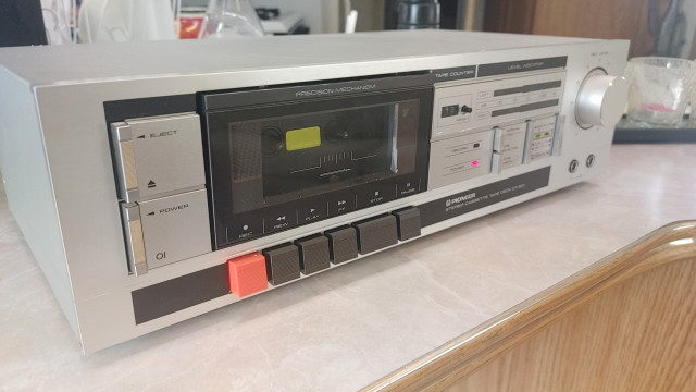 Restored vintage tapedeck cassette player  in Stereo Systems & Home Theatre in Leamington
