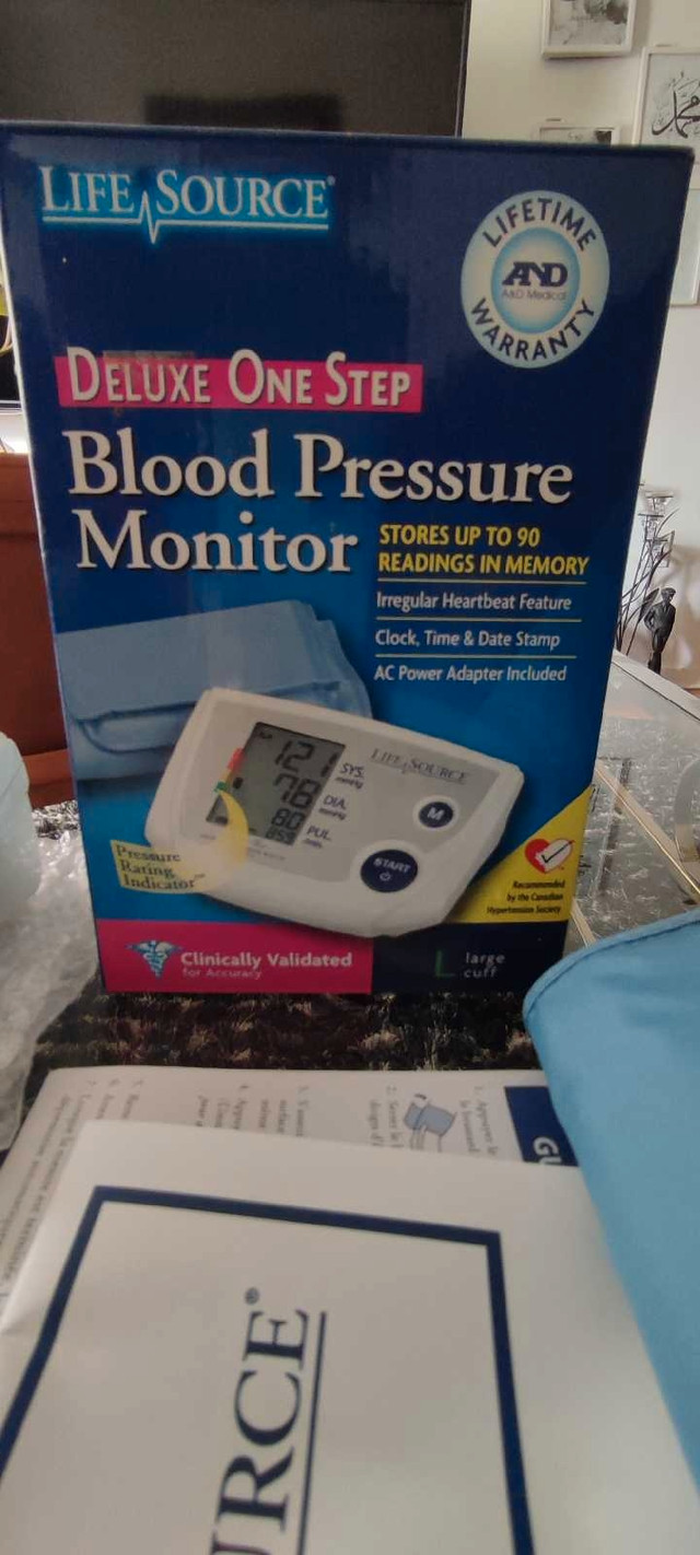 Blood pressure monitor  dans Santé et besoins spéciaux  à Ville de Montréal - Image 2