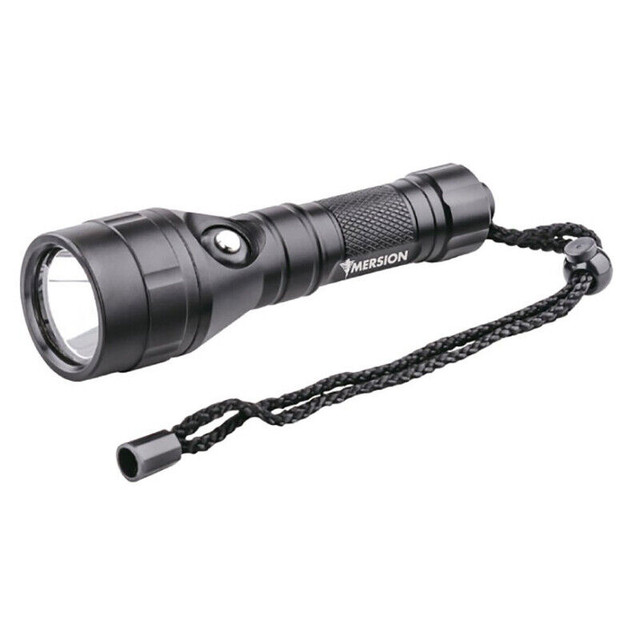 LAMPES/FLASHLIGHTS/TORCHES DE PLONGÉE dans Sports nautiques  à Laval/Rive Nord - Image 2
