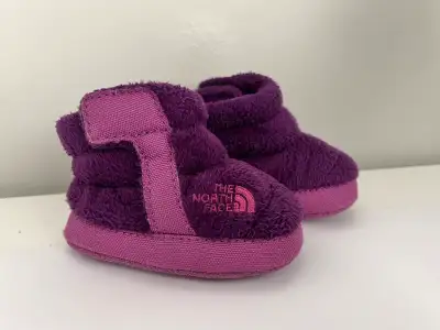 The North Face NSE infant bootie in size 3. Warm purple bootie lined with high-loft fleece. Soft and...