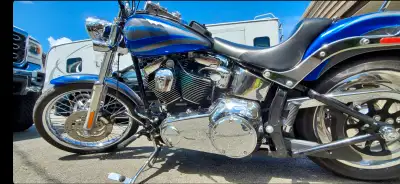 2008 Softail Custom factory . Harley paint set #2 / 150. Fuel injected. Stage 2 New brakes ,tires So...