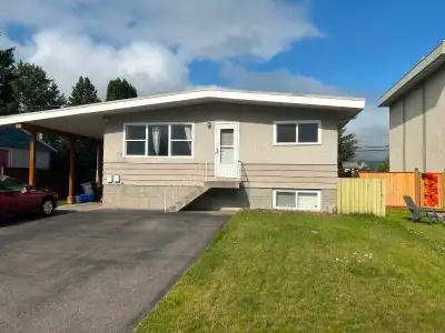 Great 3 bedroom 1 bathroom upstairs suite available. Great natural sunlight, outdoor space and stora...