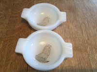2 cendriers motifs voiliers milk glass vintage