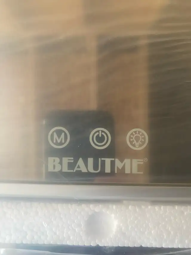Beautme Vanity mirror with lights in Home Décor & Accents in Red Deer - Image 3